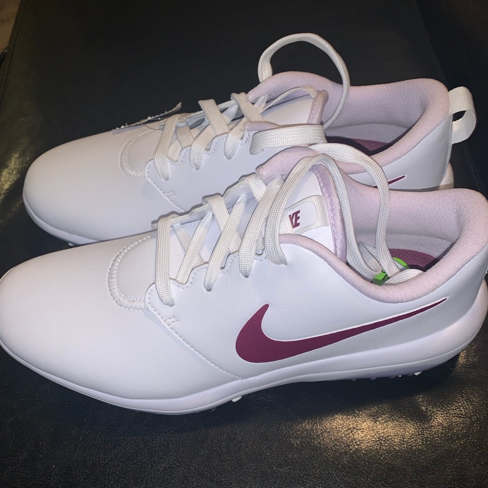NIKE women’s golf shoe NWT